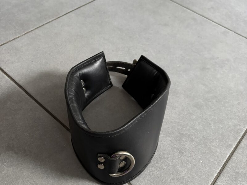 Collier cuir noir