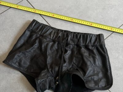 Short cuir sexy