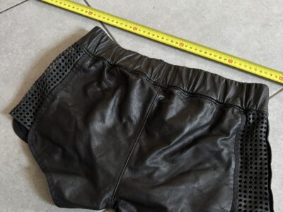 Short cuir sexy