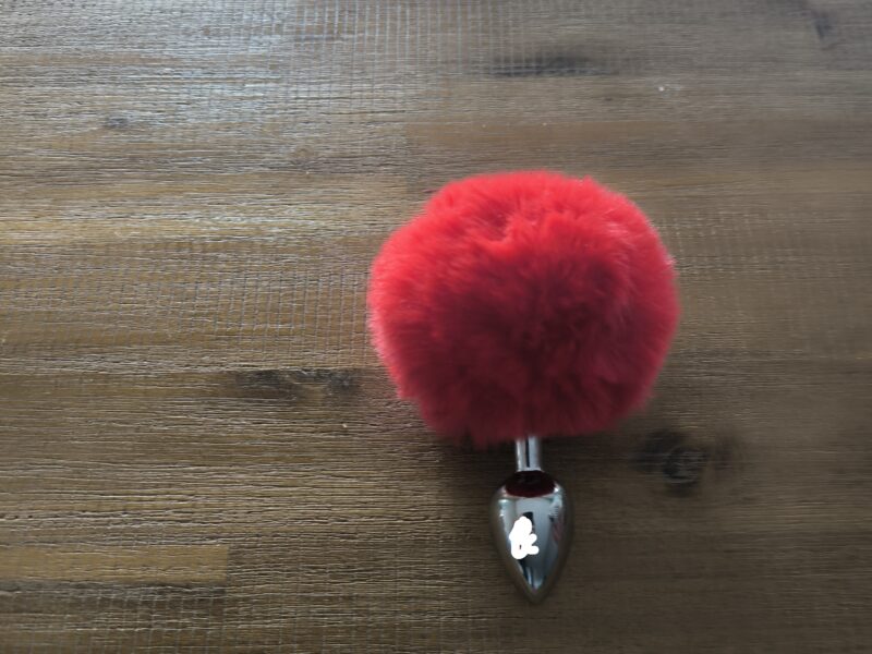 Petit plug pom-pom rouge