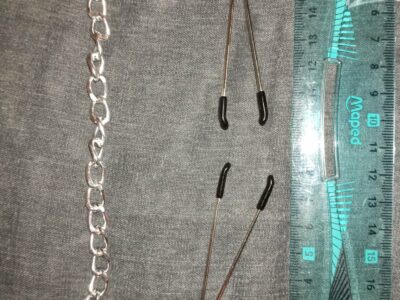 Chaine de pince à tétons.