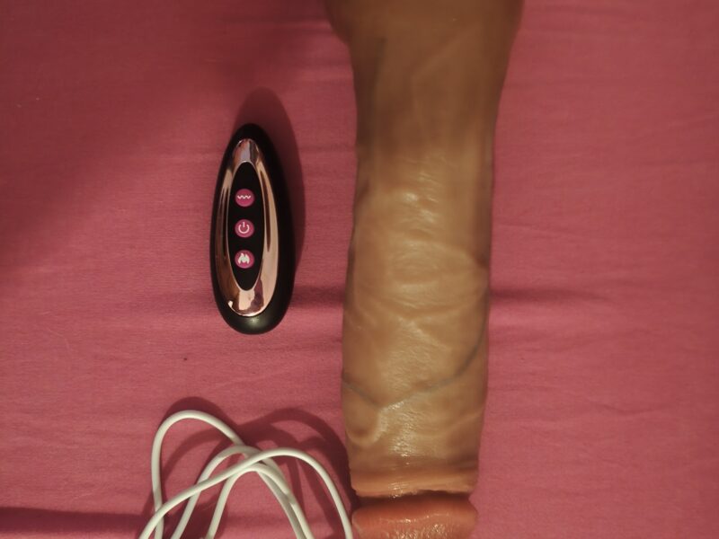 Gode réaliste vibrant