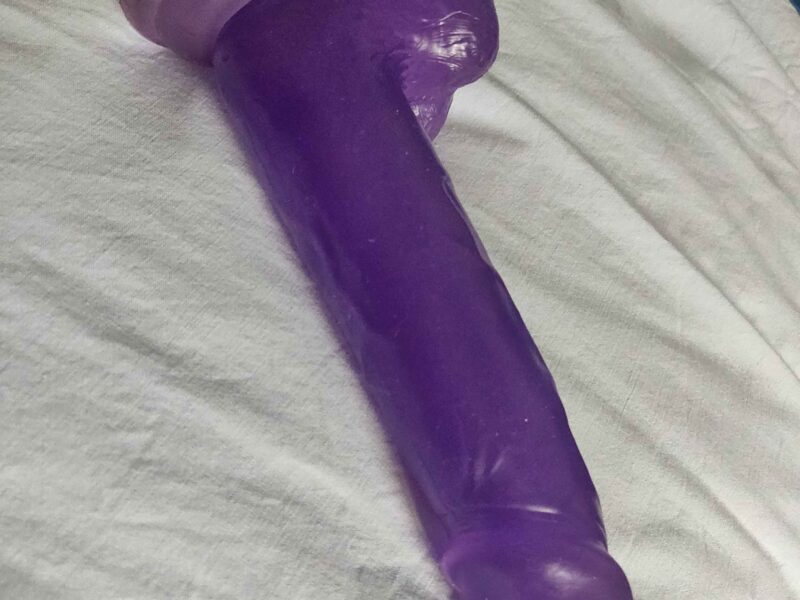 Silicone violet