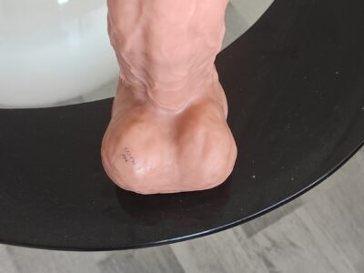 Gros gode réaliste