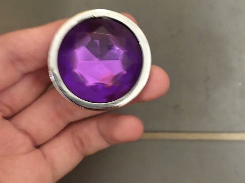 Plug violet