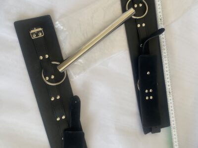 Attaches cuisses/poignets