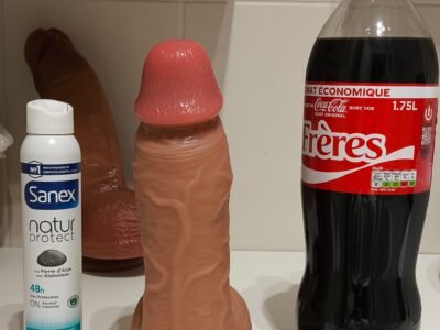 2 énormes godes ventouse