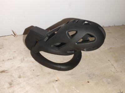 Grande cage de chasteté