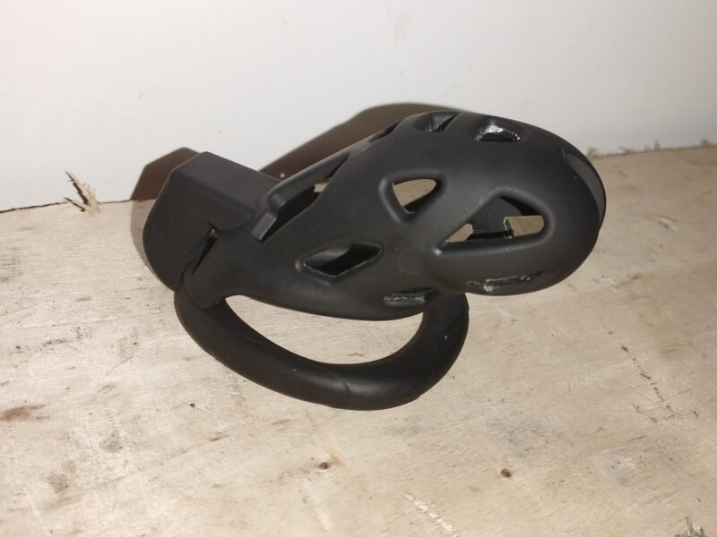 Grande cage de chasteté