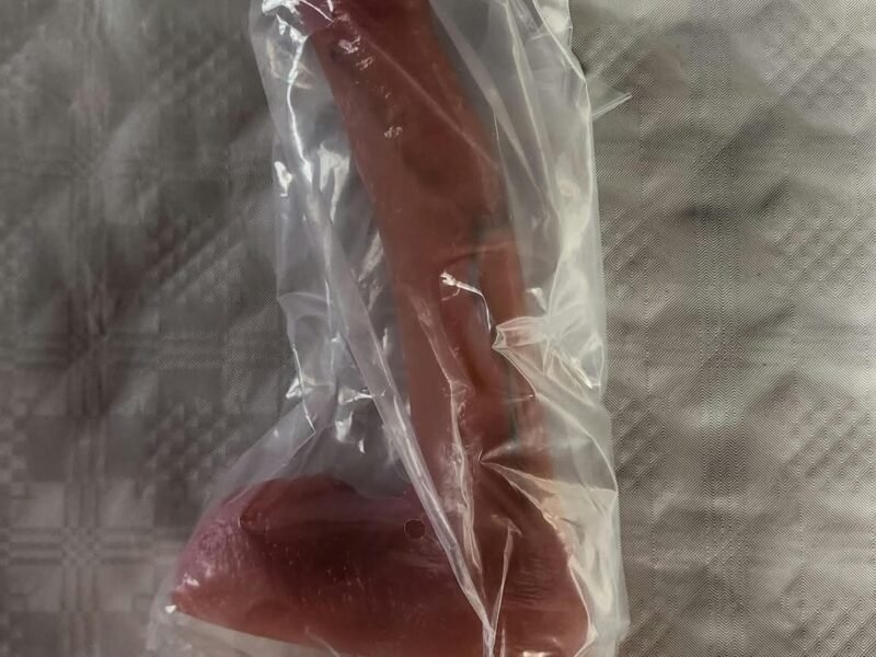 Dildo réaliste à ventouse