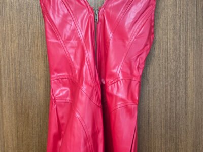 Robe rouge simili cuir